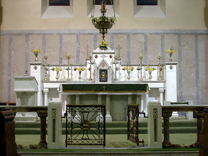 enniskeane altar.jpg 317.7K